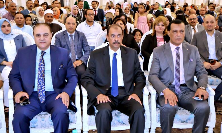 محافظ سوهاج يشهد حفل تكريم أوائل الشهادات العامة والحاصلين على المراكز الأولى في المسابقات العالمية والإقليمية والوزارية