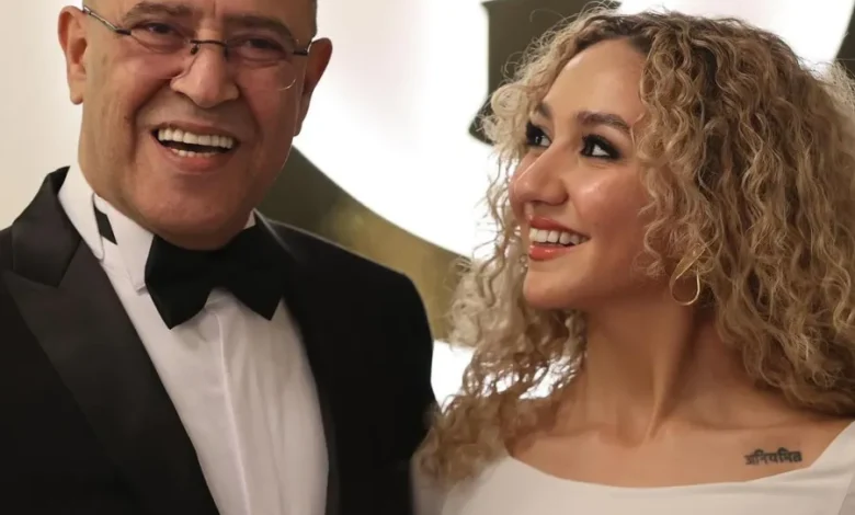 زينة عبد الباقي تُخرج مسلسلًا جديدًا مع والدها