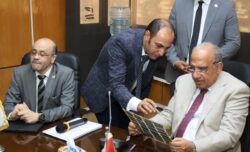 وزير الكهرباء يتفقد مشروعات توطين الصناعات المتقدمة بهيئة المواد النووية