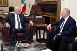 رئيس لبنان يبحث مع السفير الروسي سبل تعزيز العلاقات بين البلدين