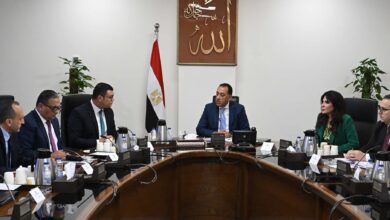 رئيس مجلس الوزراء يتابع موقف تقنين الأراضي المضافة لعدد من المدن الجديدة. 