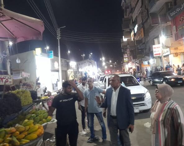 '' علاء شعراوي '' يقود حملة مرافق لرفع الأشغالات من الطريق العام بمنطقة المخبز الألي