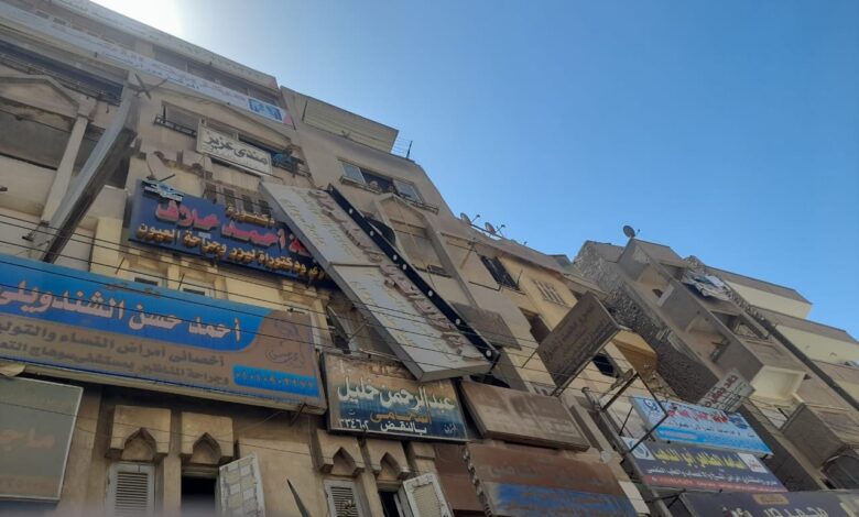 علاء شعراوي ... إزالة لافتات الإعلانات العشوائيه والمخالفه بميدان العروبة