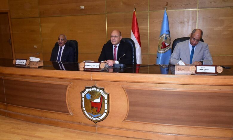 رئيس جامعة سوهاج يشهد حفل تخرج الدفعة 51 من طلاب كلية التربية