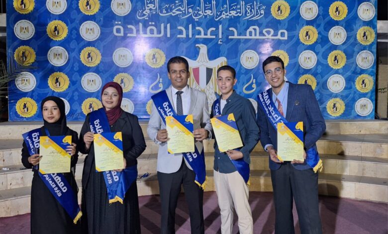 وفد طلابي بجامعة سوهاج يشارك فى فعاليات برنامج صناع التأثير لإعداد قادة الإعلاميين من طلاب الجامعات والمعاهد المصرية