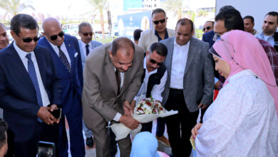محافظ سوهاج يشارك 250 من طلاب المدارس من ذوي الإعاقة فعاليات "اليوم الترفيهي" بمدينة سوهاج الجديدة