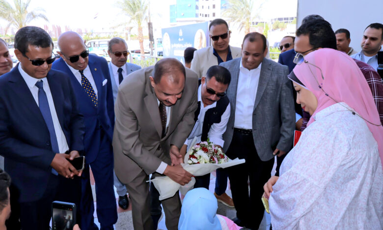 محافظ سوهاج يشارك 250 من طلاب المدارس من ذوي الإعاقة فعاليات "اليوم الترفيهي" بمدينة سوهاج الجديدة