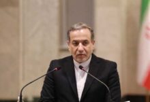 وزير خارجية إيران يجدد استعداد بلاده لإبرام أي اتفاق لا يحرمها من حقوقها النووية