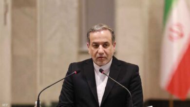 وزير خارجية إيران يجدد استعداد بلاده لإبرام أي اتفاق لا يحرمها من حقوقها النووية