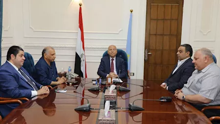 محافظ القاهرة يوجه رؤساء الأحياء الجدد بضرورة التواجد الميداني والاستماع لطلبات المواطنين
