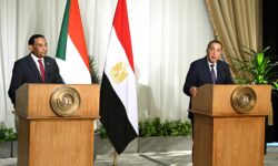 في مؤتمر صحفي مع نظيره السوداني
