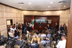 وزير الإعلام اللبناني: مجلس الوزراء وافق على الأهداف الواردة بالورقة الأمريكية