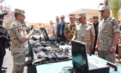 وزير الدفاع يلتقي بعدد من مقاتلي القوات الخاصة من المظلات و   الصاعقة