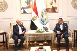 محافظ جنوب سيناء يبحث مع المنظمة العربية للسياحة سبل تعزيز التعاون. 