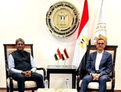 وزير الاستثمار والتجارة الخارجية يلتقى بسفير الهندي بالقاهرة