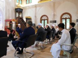 مفتي الجمهورية يلتقي بخبة من علماء تايلاند في أقدم مسجد سُنّي 