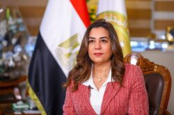وزيرة التنمية تتابع مع محافظ مطروح تداعيات حاد/ث انقلاب قطار  بمطروح