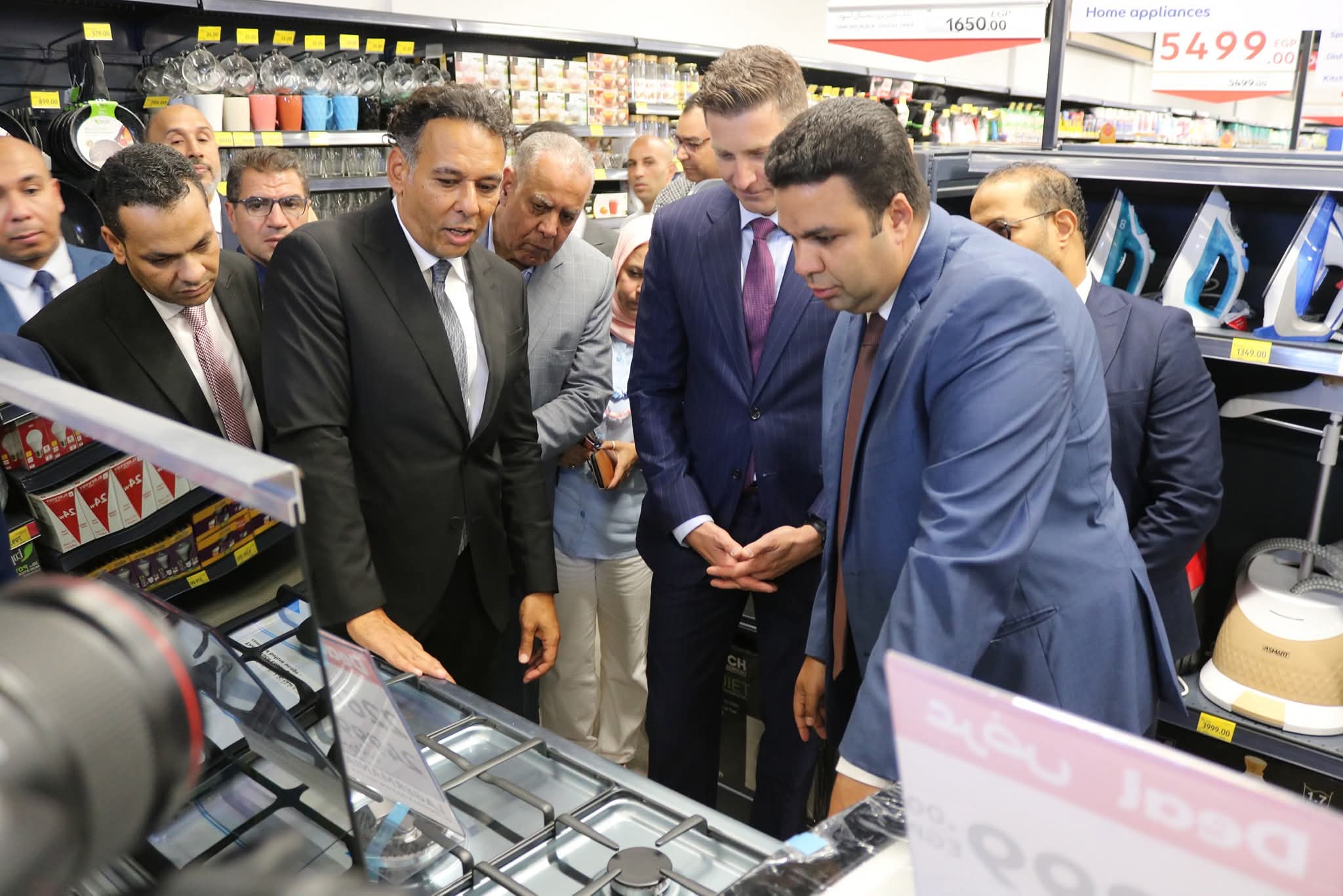 "كارفور" يفتتح فرعه بالسويس.. بحضور د. عبد الله رمضان نيابةً عن المحافظ