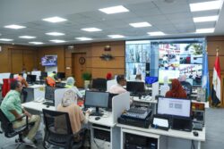 محافظ الاسكندرية يتابع فتح صناديق الاقتراع في المقار واللجان الانتخابية على مستوى المحافظة