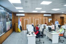محافظ الاسكندرية يتابع فتح صناديق الاقتراع في المقار واللجان الانتخابية على مستوى المحافظة