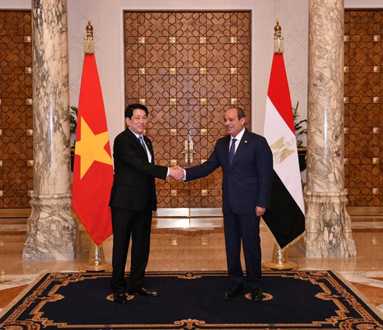 بؤر الفساد وبلوجر التيك توك "الرئيس السيسي" يوجه بالقضاء علي بؤر الفساد بالدولة
