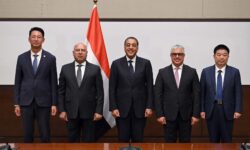 رئيس الوزراء يشهد توقيع عقد إنشاء مصنع مجموعة سايلون الصينية للإطارات