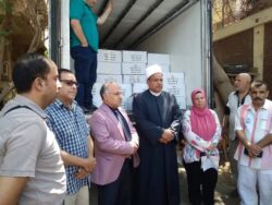 محافظ الجيزة: توزيع ٣ أطنان من لحوم صكوك الأضاحي على الأسر الأولى بالرعاية