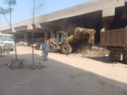 الجيزة : رفع كفاءة ١٢ نفقًا بـ 5 أحياء اسفل الطرق الدائري