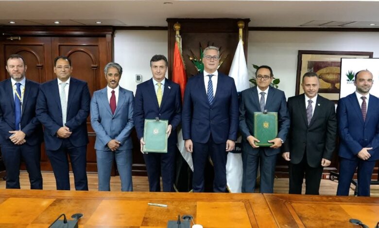 وزير البترول يشهد توقيع 4 اتفاقيات للقابضة للغازات الطبيعية مع شركات عالمية.