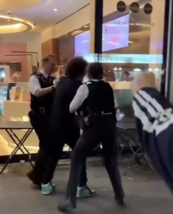 حزب الجيل يدين اعتقال ميدو الشاب الوطني المصري في بريطانيا