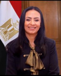 التضامن تصدر قرارًا بتكليف الدفعة 105 خريجي الجامعات لأداء الخدمة العامة.