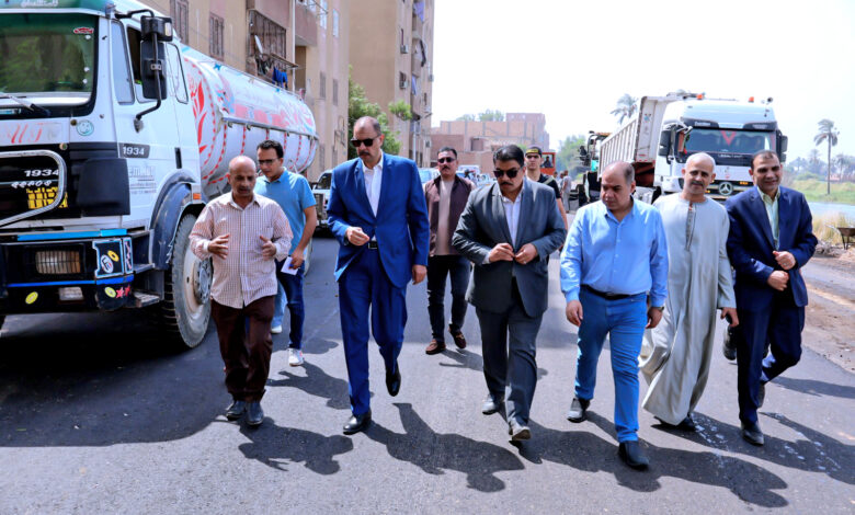 محافظ سوهاج يتفقد أعمال الرصف والتطوير ورفع كفاءة الطرق والشوارع بالمنشاة