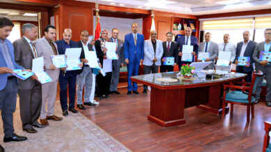 محافظ سوهاج يكرم 15 من المتميزين الحاصلين على مراكز متقدمة بمركز التنمية المحلية بسقارة
