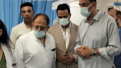 محافظ سوهاج يتفقد مصابي حريق مطعم "ميدان الشبان"