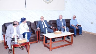 رئيس جامعة سوهاج ورئيس معهد تكنولوجيا المعلومات يناقشان طرح برامج تدريبية جديدة تؤهل الشباب لمواكبة عصر الذكاء الاصطناعي والتحول الرقمي