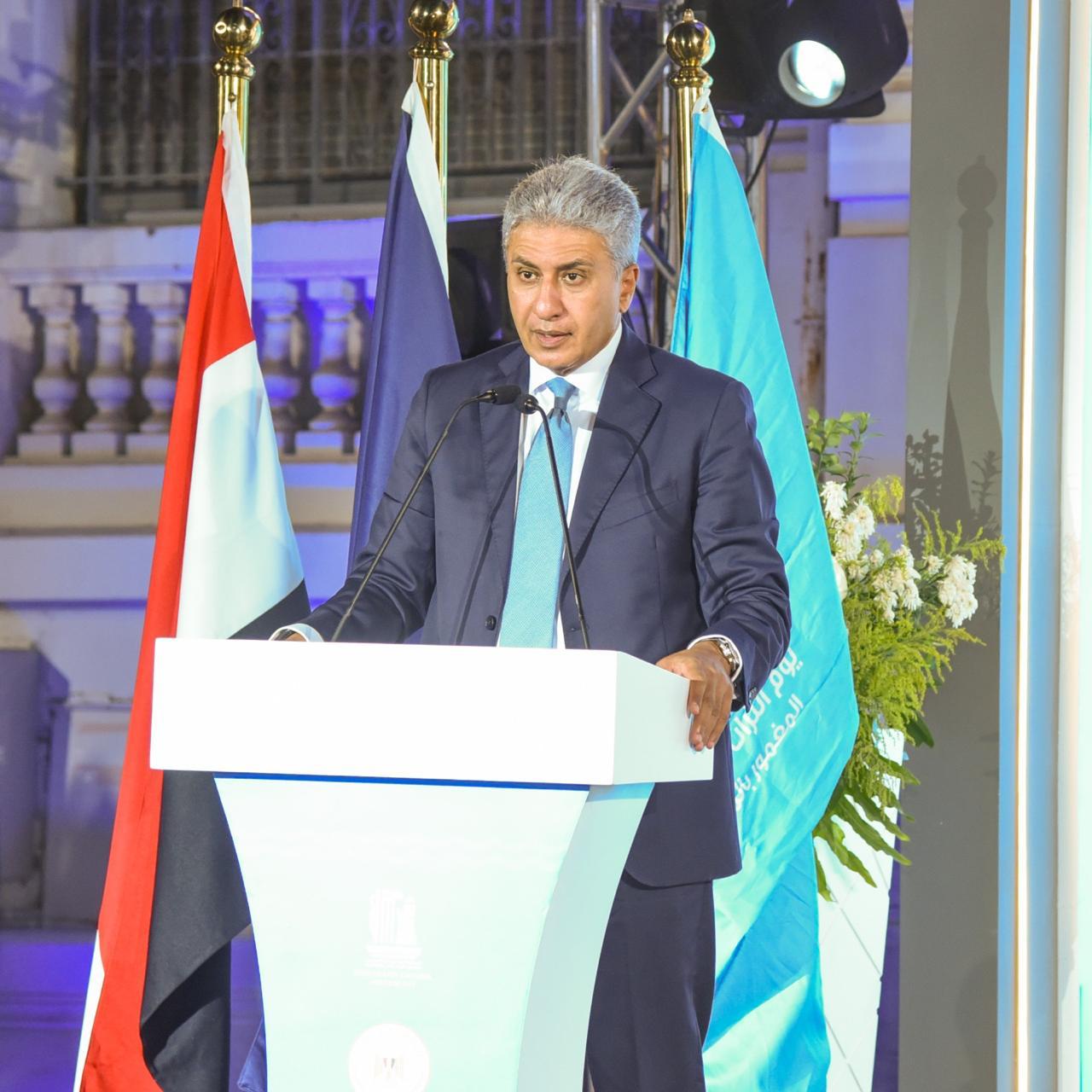 وزير السياحة والآثار ومحافظ الإسكندرية يفتتحان معرض أسرار المدينة الغارقة