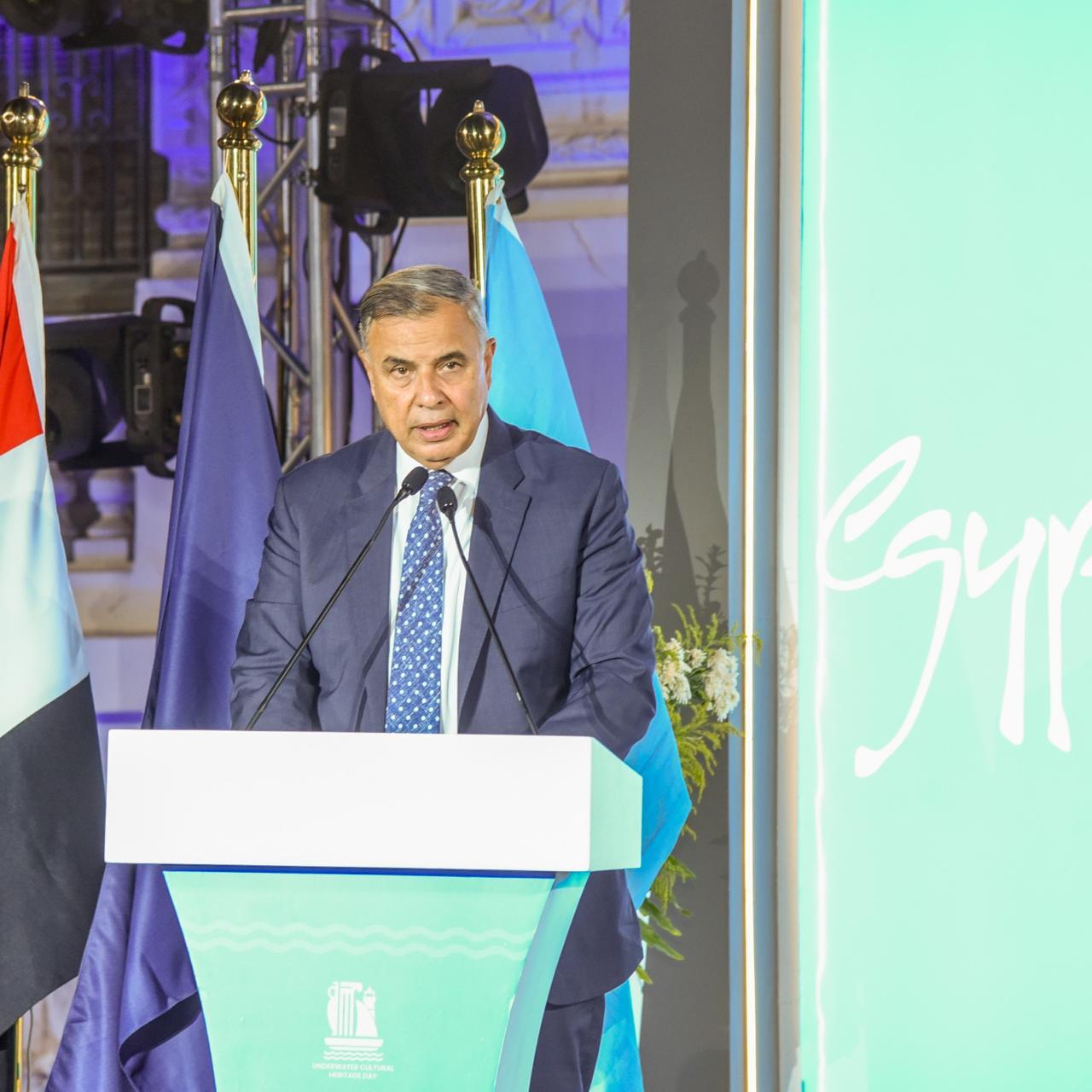 وزير السياحة والآثار ومحافظ الإسكندرية يفتتحان معرض أسرار المدينة الغارقة
