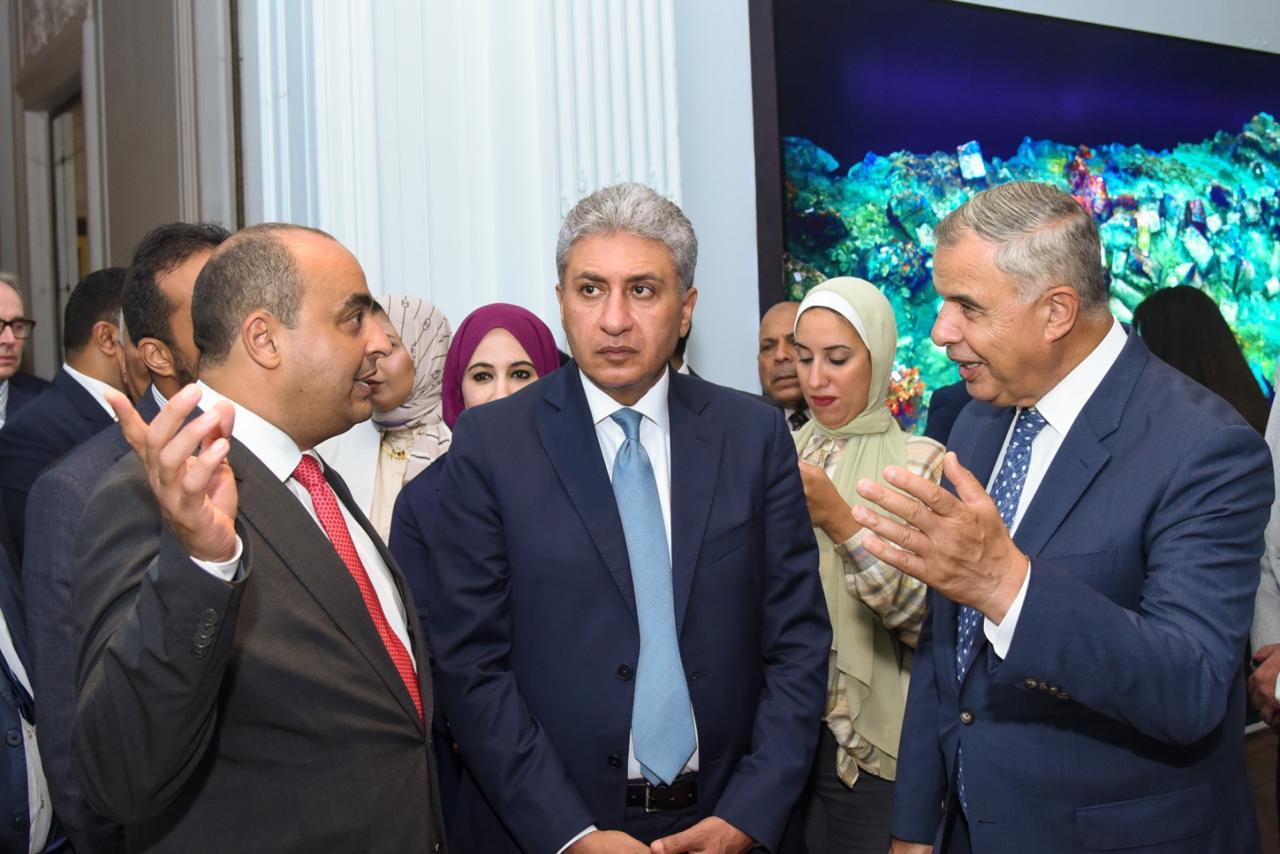 وزير السياحة والآثار ومحافظ الإسكندرية يفتتحان معرض أسرار المدينة الغارقة