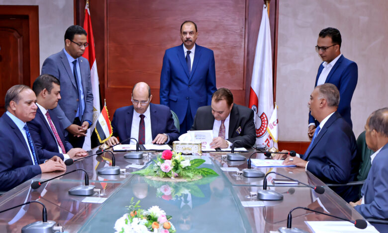 محافظ سوهاج يشهد توقيع بروتوكول التعاون مع البنك الأهلي المصري