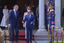 الرئيس السيسي يرحب بملك إسبانيا في أول زيارة دولة يُجريها لمصر.