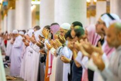 وزارةالأوقاف تعلن إقامة صلاة الخسوف بالمساجد الكبرى غدًا الأحد