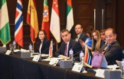 مصر تستضيف أول إجتماع رسمي لمجموعة العشرين لبحث أزمة الأمن الغذائي.  