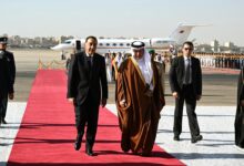 رئيس الوزراء يستقبل ولي عهد مملكة البحرين بمطار القاهرة الدولي. 