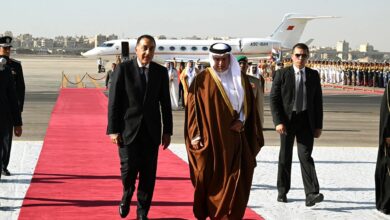 رئيس الوزراء يستقبل ولي عهد مملكة البحرين بمطار القاهرة الدولي. 