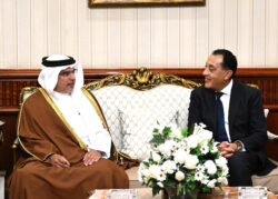 رئيس الوزراء يستقبل ولي عهد مملكة البحرين بمطار القاهرة الدولي. 