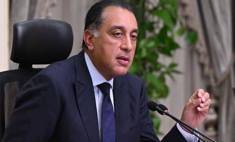 رئيس الوزراء يبدأ جولة تفقدية بعدد من مشروعات إعادة إحياء مناطق القاهرة التاريخية.