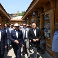 رئيس الوزراء يتفقد مشروع إحياء حديقة الأزبكية بعد الانتهاء من الأعمال لافتتاحها.