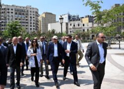 رئيس الوزراء يتفقد مشروع إحياء حديقة الأزبكية بعد الانتهاء من الأعمال لافتتاحها. 
