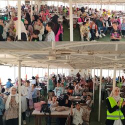 مركز الأيتام ينظم جولة نيلية وفقرات دينية على ضفاف عبارة " سميح السعيد " .