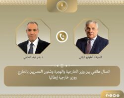 وزير الخارجية يتلقى اتصالاً هاتفياً من نظيره الإيطالي. 